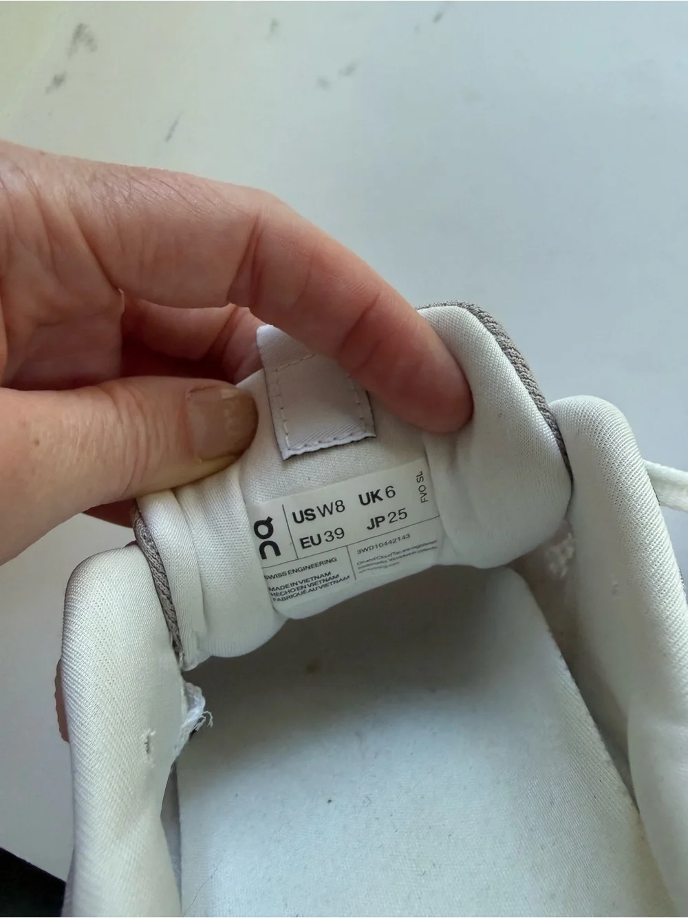 On Running Cloudsurfer Sneaker
